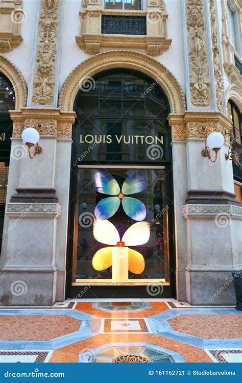 louis vuitton corso vittorio emanuele milano|louis vuitton milano.